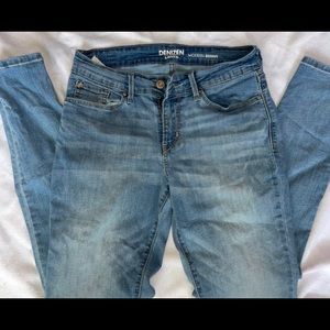Levi’s modern skinny jeans